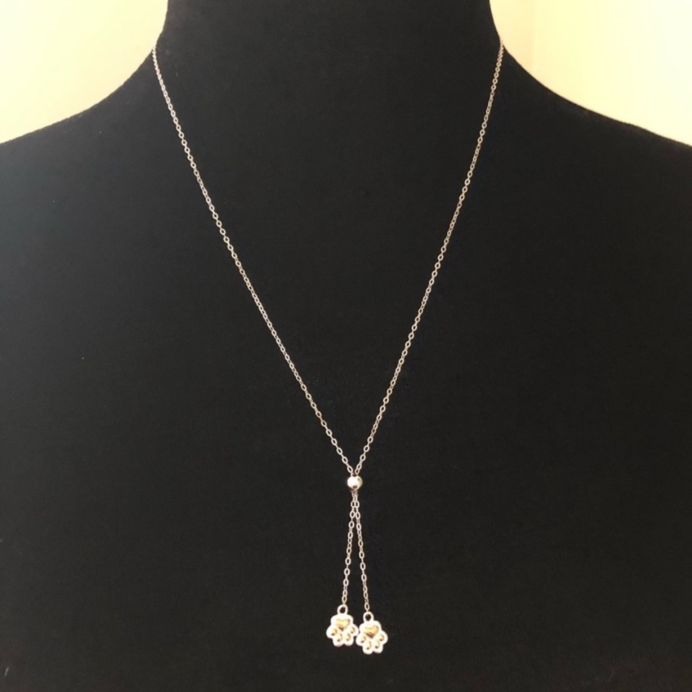 NWOT Elegant Silver cat/ dog paws Necklace